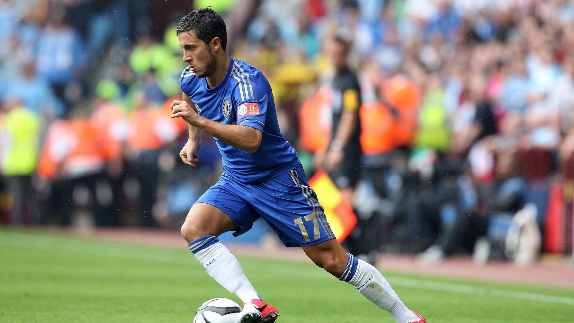 JIUYOU GAMING-拜仁慕尼黑客场3-2逆转沙尔克04，艰难取胜，拜仁慕尼黑客场球服