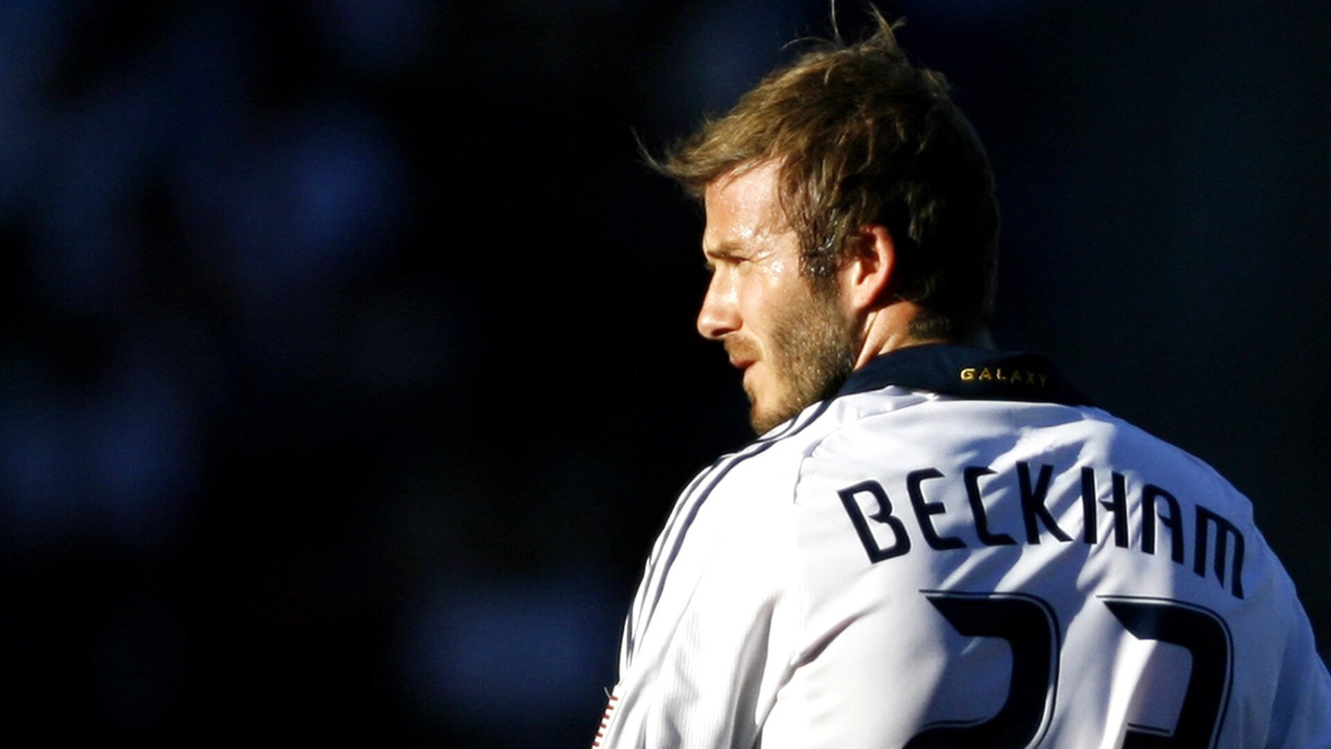 九游登录中心-欧洲足球赛事再起高潮，球队拼尽全力，欧洲足球集锦